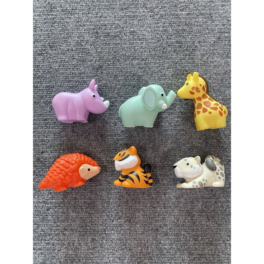 6 Piece Wild Animal Munchkins Bath Toy Set Squeezable Water Squirters for Kids